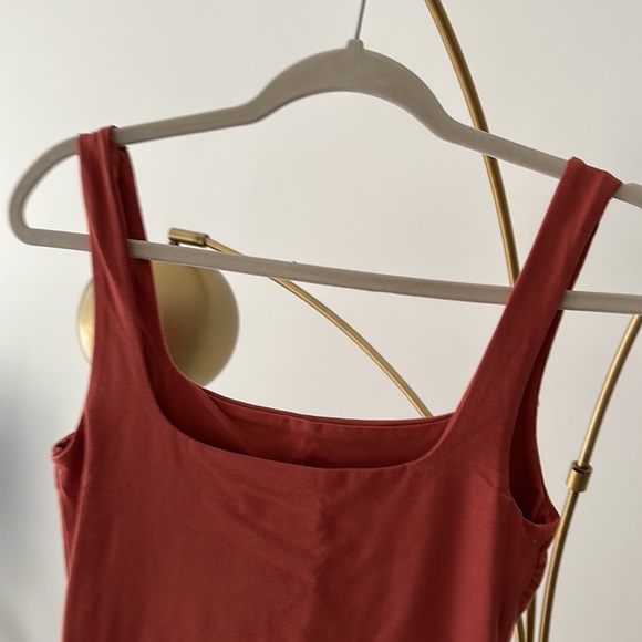 Beautiful orange square neckline midi dress - Australian Brand KOOKAI - Picture 3 of 5